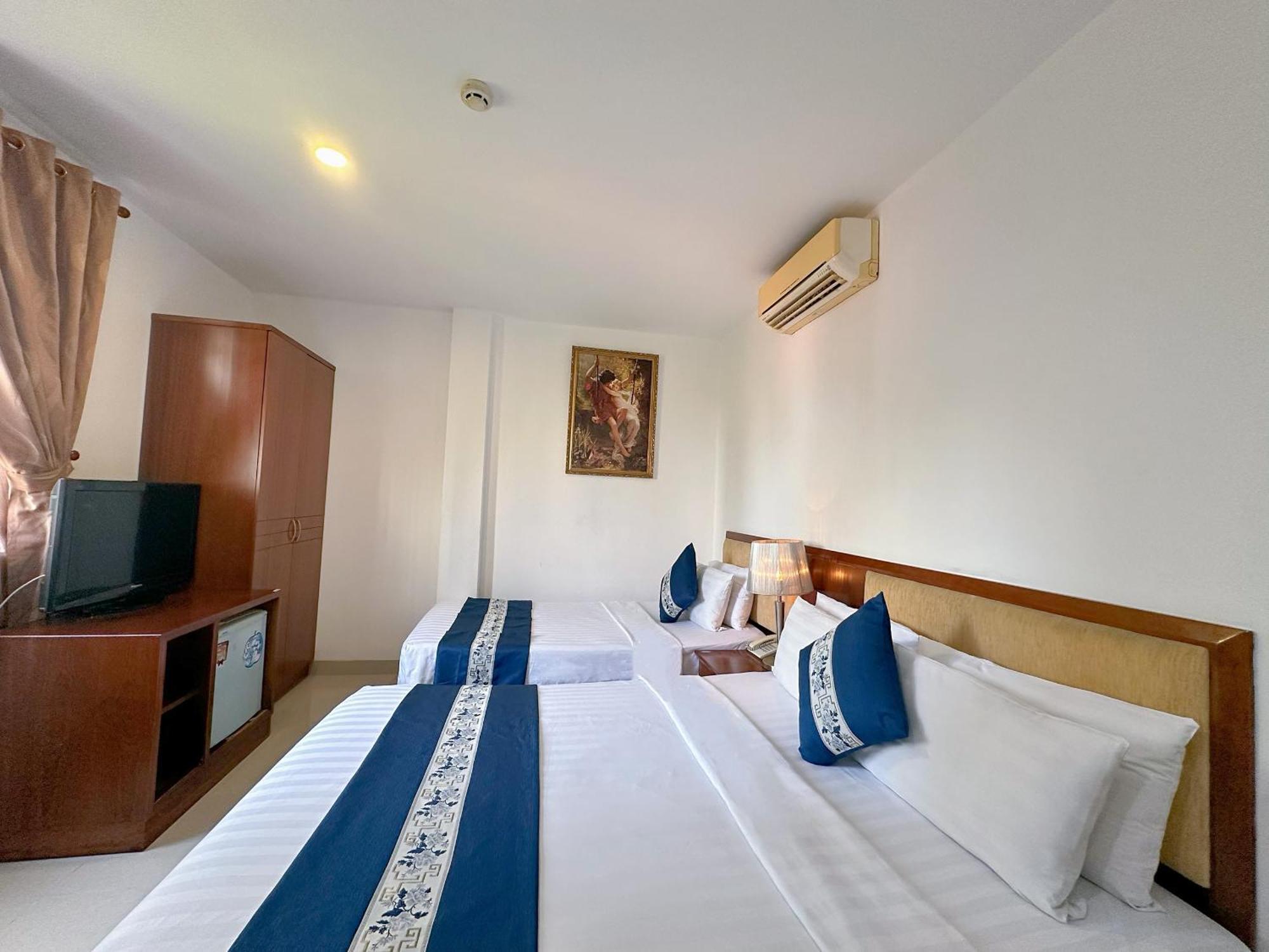 Khách sạn Ruby Star Hotel- Near Ben Thanh Market 3*