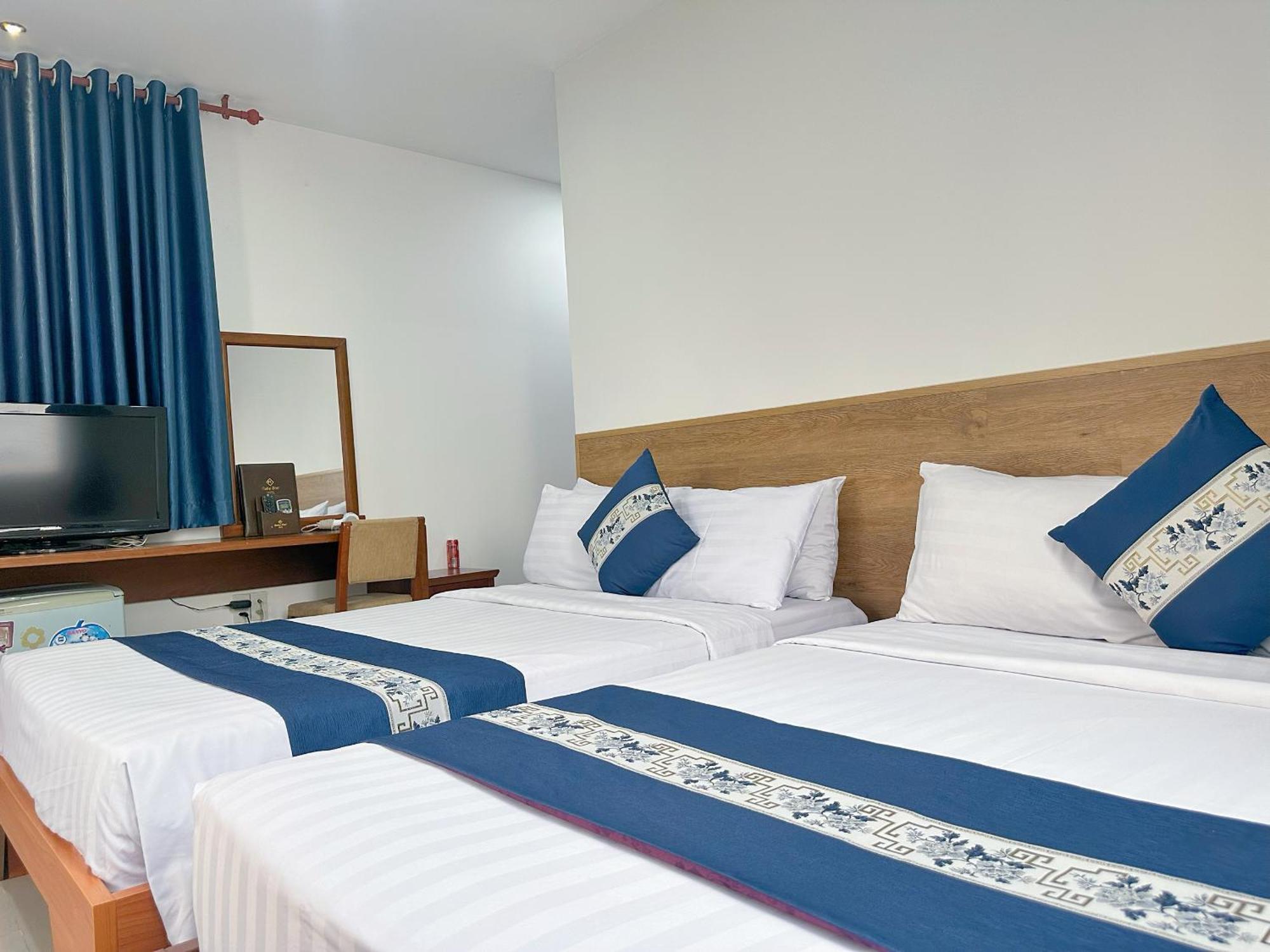 Khách sạn Ruby Star Hotel- Near Ben Thanh Market TP. Hồ Chí Minh