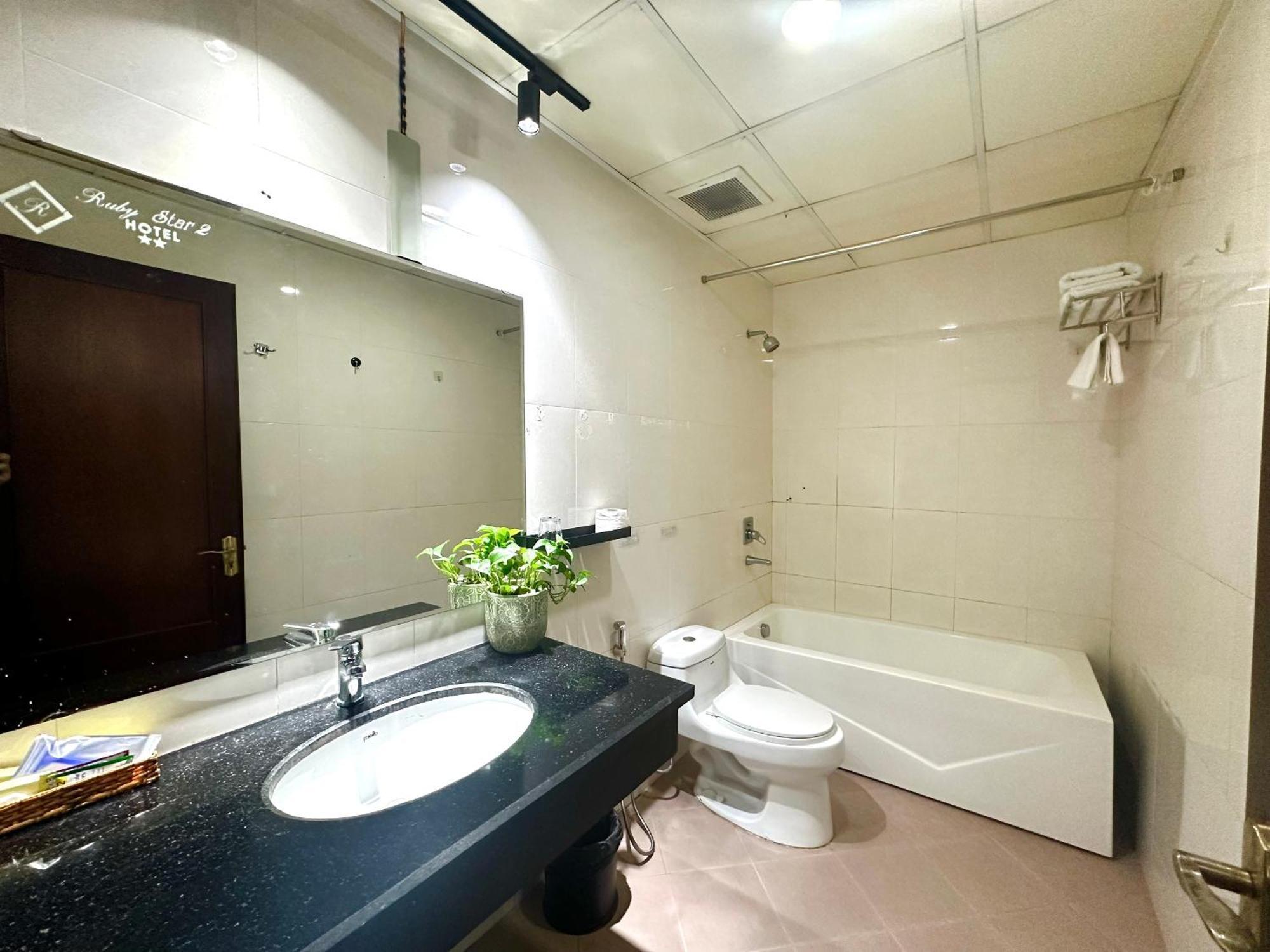 Ruby Star Hotel- Near Ben Thanh Market 3* TP. Hồ Chí Minh