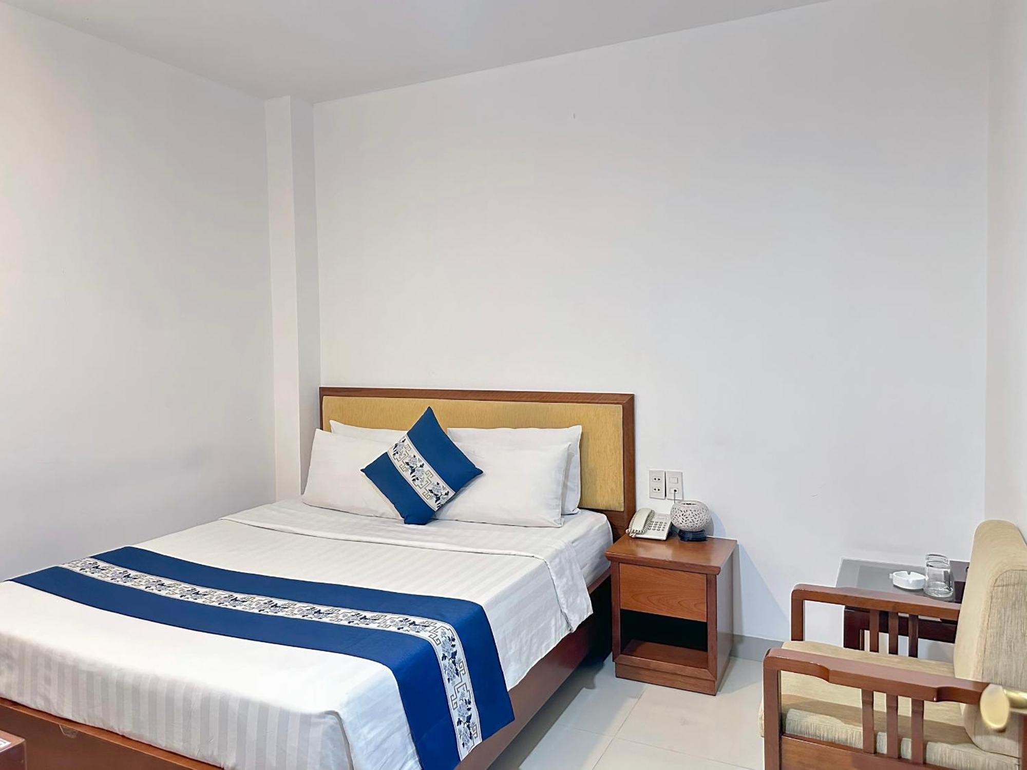 Khách sạn Ruby Star Hotel- Near Ben Thanh Market